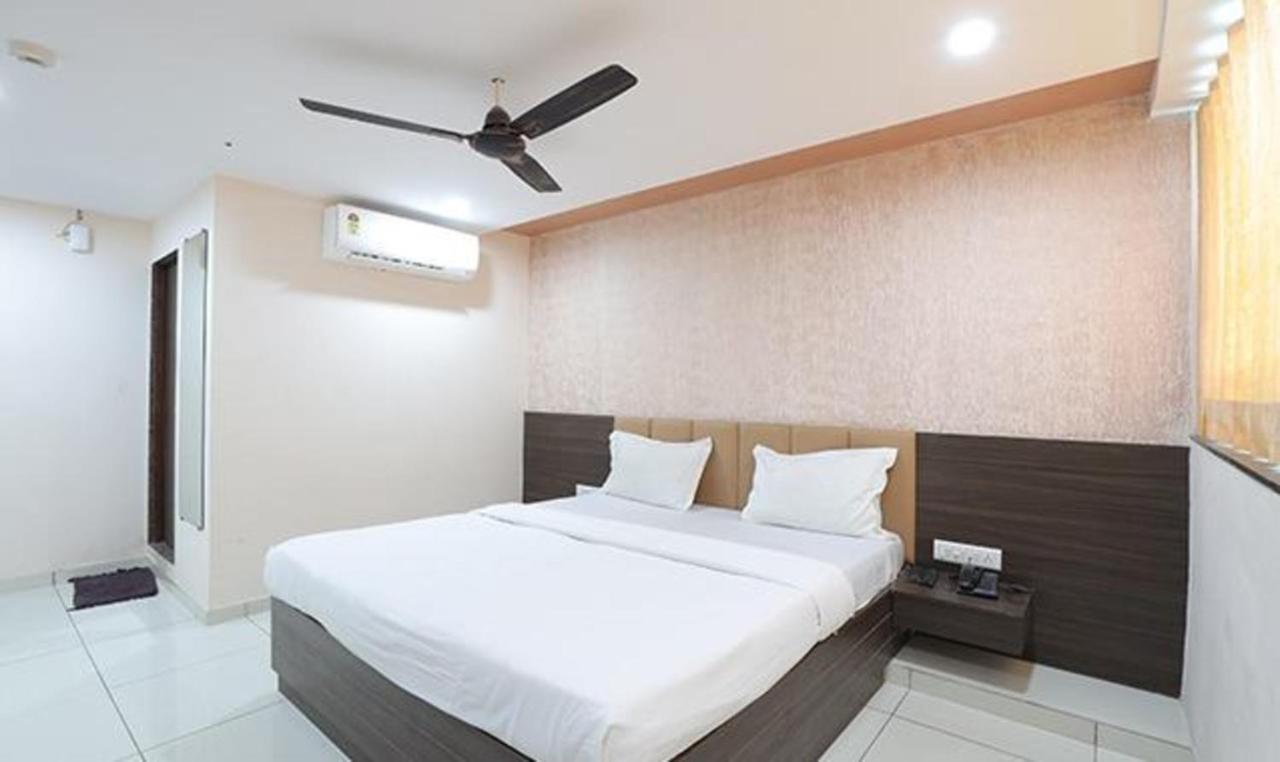 Fabhotel The Heaven Ahmedabad Exterior foto