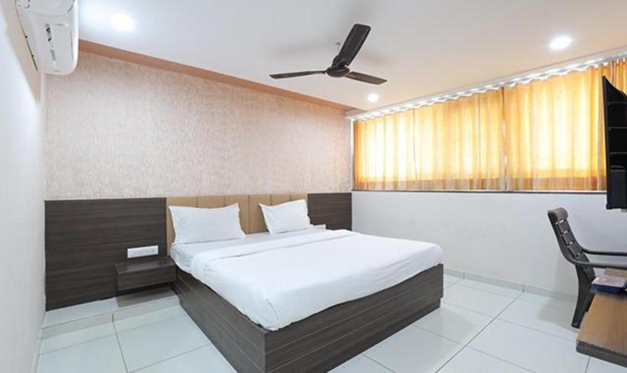 Fabhotel The Heaven Ahmedabad Exterior foto